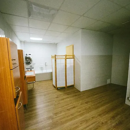 Apartment Grosse & Voll Ausgestattete Apartments, Studios, Doppelzimmer, Workspace, Parkplatz, Netflix, Prime & Schnelles Wifi In Ruhiger Lage Mit Garten *