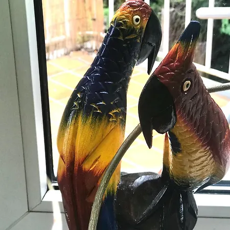 Daire Grosse & Voll Ausgestattete Apartments, Studios, Doppelzimmer, Workspace, Parkplatz, Netflix, Prime & Schnelles Wifi In Ruhiger Lage Mit Garten *