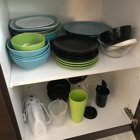 Grosse & Voll Ausgestattete Apartments, Studios, Doppelzimmer, Workspace, Parkplatz, Netflix, Prime & Schnelles Wifi In Ruhiger Lage Mit Garten *