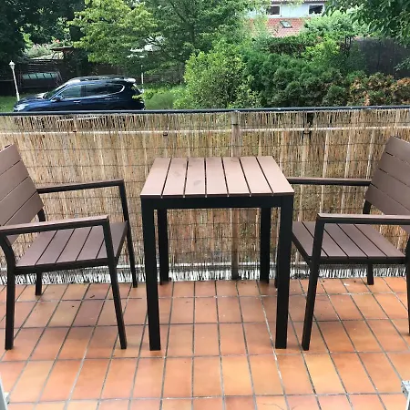 Grosse & Voll Ausgestattete Apartments, Studios, Doppelzimmer, Workspace, Parkplatz, Netflix, Prime & Schnelles Wifi In Ruhiger Lage Mit Garten *