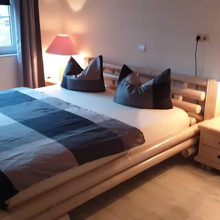 Appartamento Grosse & Voll Ausgestattete Apartments, Studios, Doppelzimmer, Workspace, Parkplatz, Netflix, Prime & Schnelles Wifi In Ruhiger Lage Mit Garten *