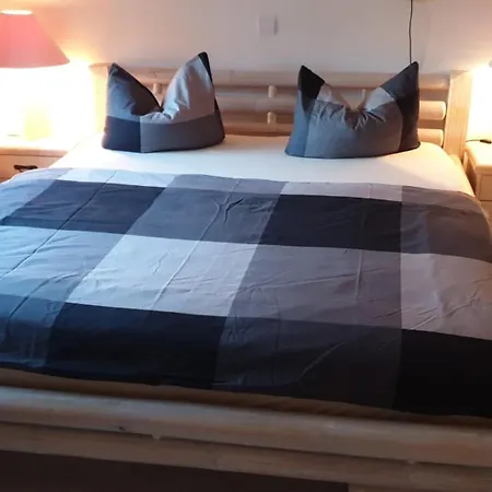 Grosse & Voll Ausgestattete Apartments, Studios, Doppelzimmer, Workspace, Parkplatz, Netflix, Prime & Schnelles Wifi In Ruhiger Lage Mit Garten Apartment Rudolstadt