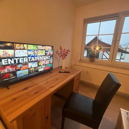 Grosse & Voll Ausgestattete Apartments, Studios, Doppelzimmer, Workspace, Parkplatz, Netflix, Prime & Schnelles Wifi In Ruhiger Lage Mit Garten * Rudolstadt