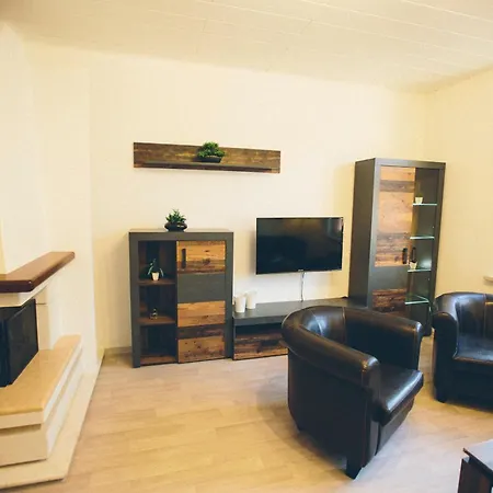 Appartamento Grosse & Voll Ausgestattete Apartments, Studios, Doppelzimmer, Workspace, Parkplatz, Netflix, Prime & Schnelles Wifi In Ruhiger Lage Mit Garten Rudolstadt