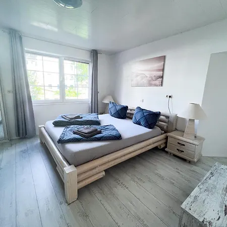 Apartment Grosse & Voll Ausgestattete Apartments, Studios, Doppelzimmer, Workspace, Parkplatz, Netflix, Prime & Schnelles Wifi In Ruhiger Lage Mit Garten *