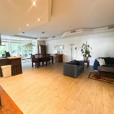 Grosse & Voll Ausgestattete Apartments, Studios, Doppelzimmer, Workspace, Parkplatz, Netflix, Prime & Schnelles Wifi In Ruhiger Lage Mit Garten Rudolstadt