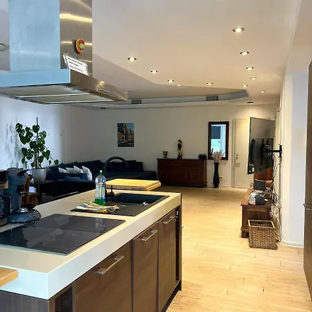 Grosse & Voll Ausgestattete Apartments, Studios, Doppelzimmer, Workspace, Parkplatz, Netflix, Prime & Schnelles Wifi In Ruhiger Lage Mit Garten * Rudolstadt