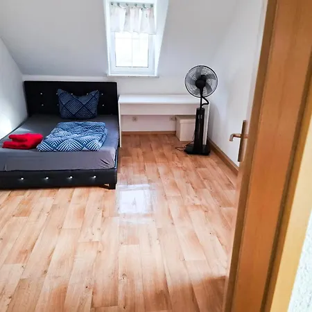 Apartment Grosse & Voll Ausgestattete Apartments, Studios, Doppelzimmer, Workspace, Parkplatz, Netflix, Prime & Schnelles Wifi In Ruhiger Lage Mit Garten