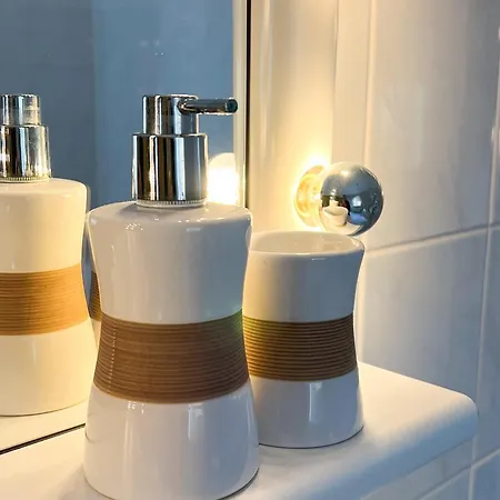 Grosse & Voll Ausgestattete Apartments, Studios, Doppelzimmer, Workspace, Parkplatz, Netflix, Prime & Schnelles Wifi In Ruhiger Lage Mit Garten Rudolstadt