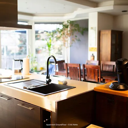 Appartement Grosse & Voll Ausgestattete Apartments, Studios, Doppelzimmer, Workspace, Parkplatz, Netflix, Prime & Schnelles Wifi In Ruhiger Lage Mit Garten