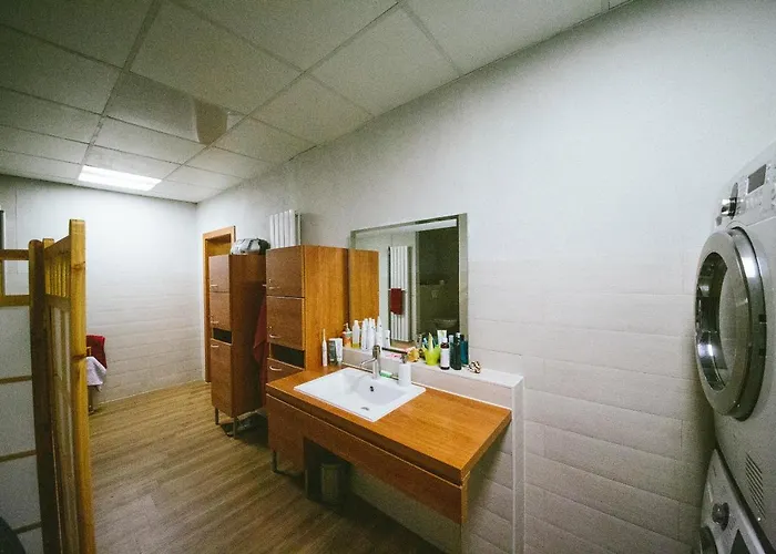 Grosse & Voll Ausgestattete Apartments, Studios, Doppelzimmer, Workspace, Parkplatz, Netflix, Prime & Schnelles Wifi In Ruhiger Lage Mit Garten Lejlighed Rudolstadt