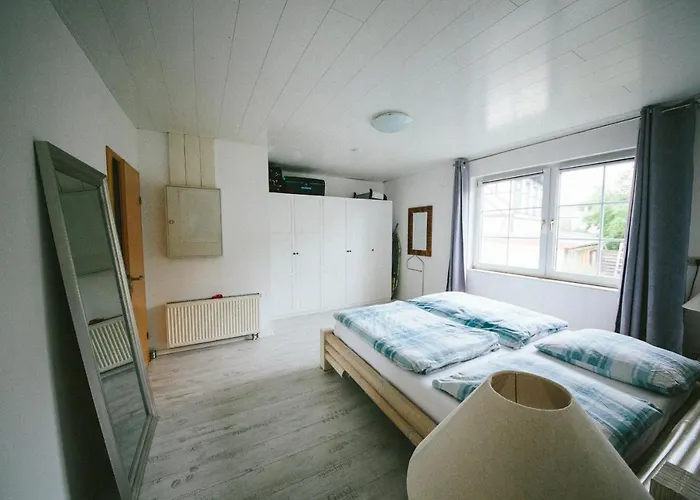 Grosse & Voll Ausgestattete Apartments, Studios, Doppelzimmer, Workspace, Parkplatz, Netflix, Prime & Schnelles Wifi In Ruhiger Lage Mit Garten Rudolstadt