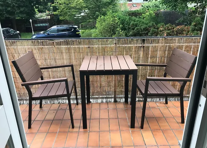 Grosse & Voll Ausgestattete Apartments, Studios, Doppelzimmer, Workspace, Parkplatz, Netflix, Prime & Schnelles Wifi In Ruhiger Lage Mit Garten *