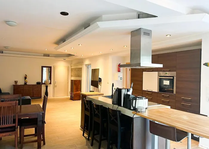 Grosse & Voll Ausgestattete Apartments, Studios, Doppelzimmer, Workspace, Parkplatz, Netflix, Prime & Schnelles Wifi In Ruhiger Lage Mit Garten Lejlighed