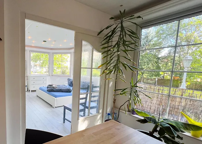 Grosse & Voll Ausgestattete Apartments, Studios, Doppelzimmer, Workspace, Parkplatz, Netflix, Prime & Schnelles Wifi In Ruhiger Lage Mit Garten Appartement *
