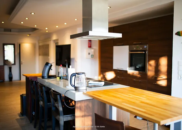 Lejlighed Grosse & Voll Ausgestattete Apartments, Studios, Doppelzimmer, Workspace, Parkplatz, Netflix, Prime & Schnelles Wifi In Ruhiger Lage Mit Garten